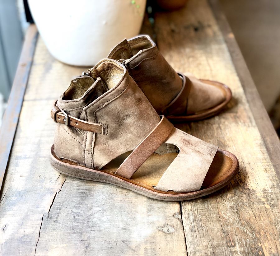 where are miz mooz shoes made